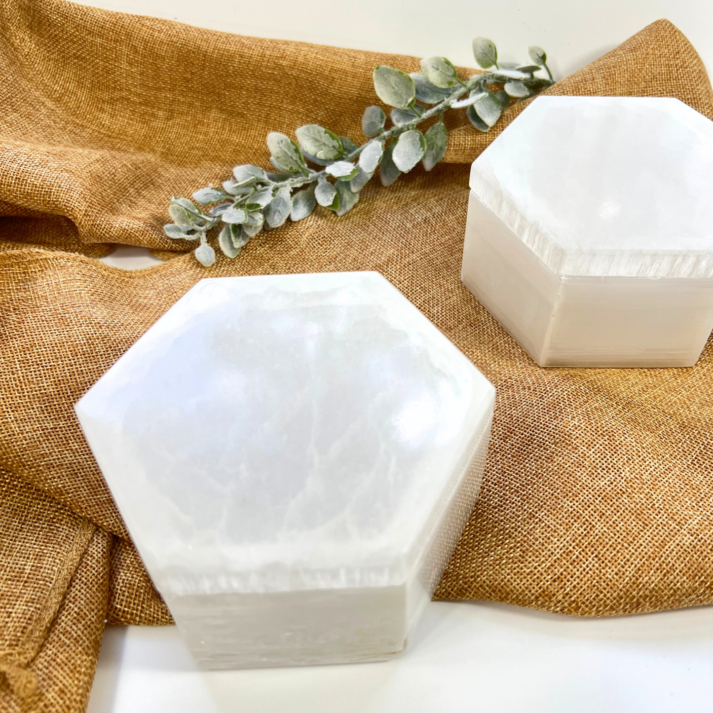 Hexagon Selenite Charging Box – For Energy Care and Refined Décor