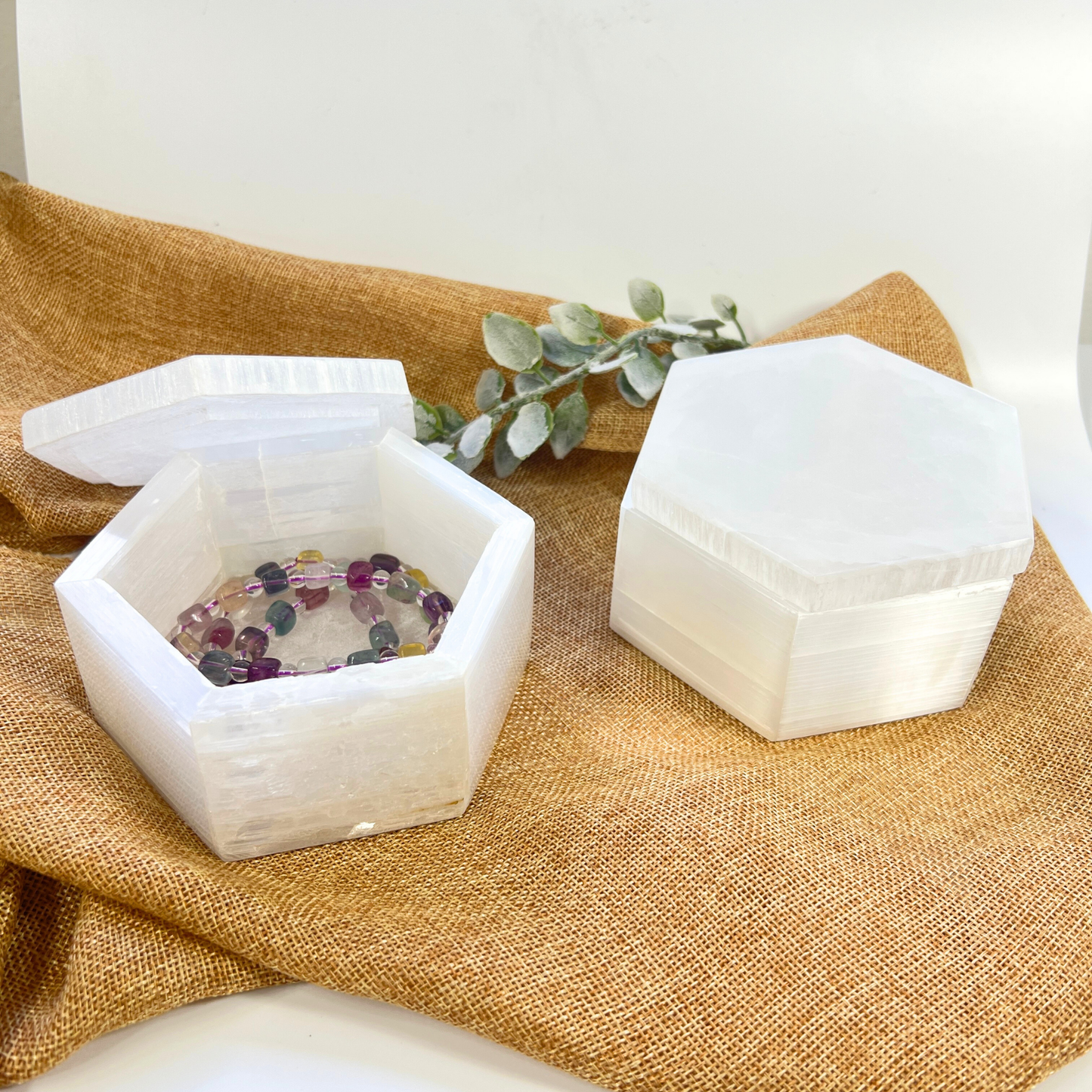 Hexagon Selenite Charging Box – For Energy Care and Refined Décor