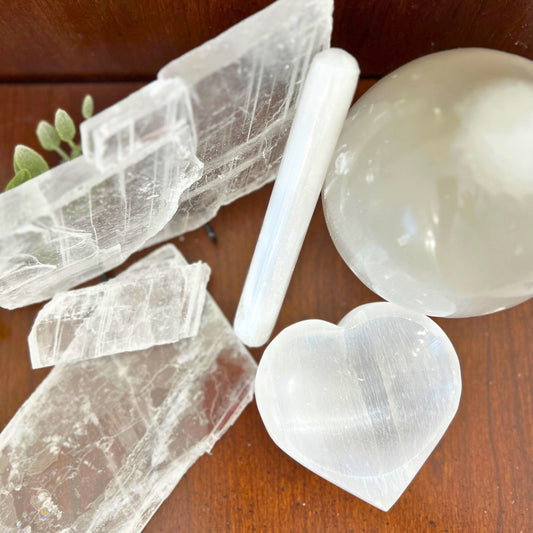 Selenite vs Satin Spar: What’s the Difference?