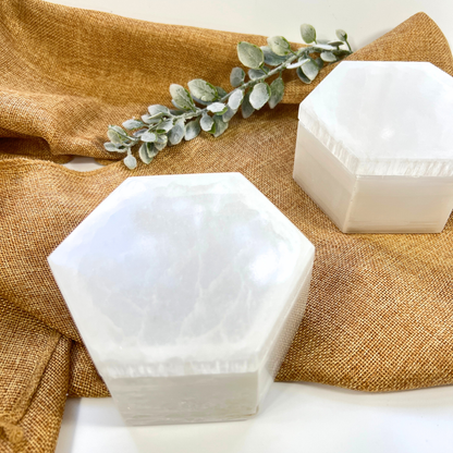 Hexagon Selenite Charging Box – For Energy Care and Refined Décor