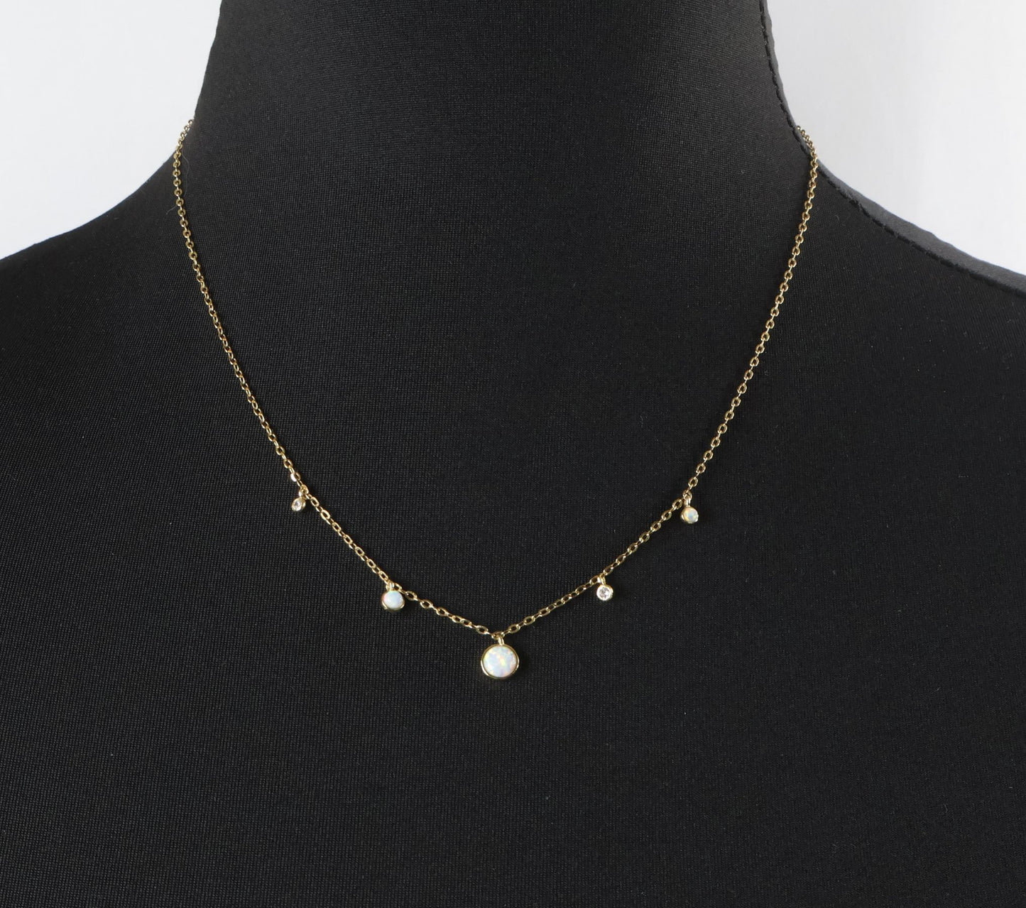 Opal Graceful Choker to Protect your Spirlt