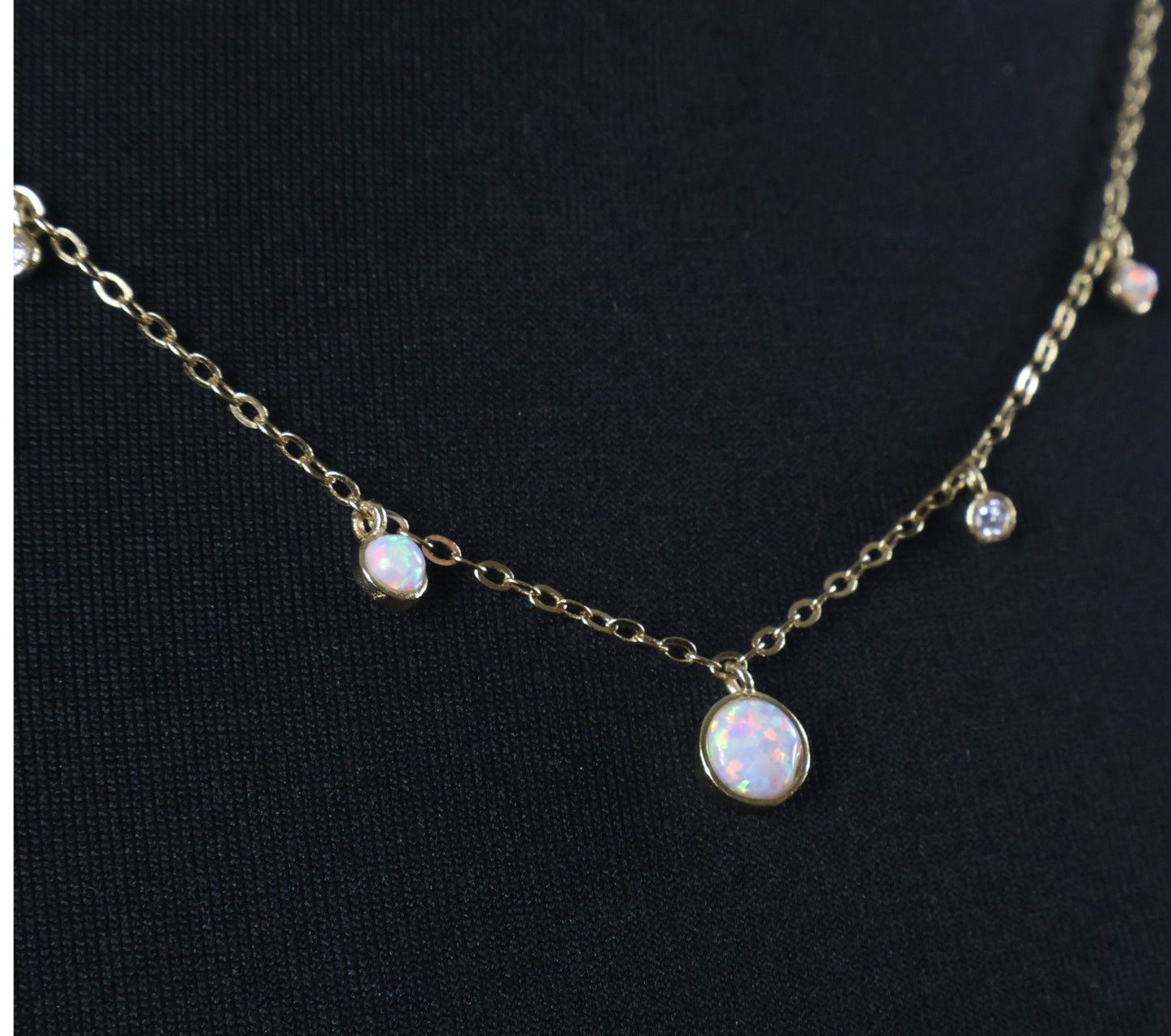 Opal Graceful Choker to Protect your Spirlt