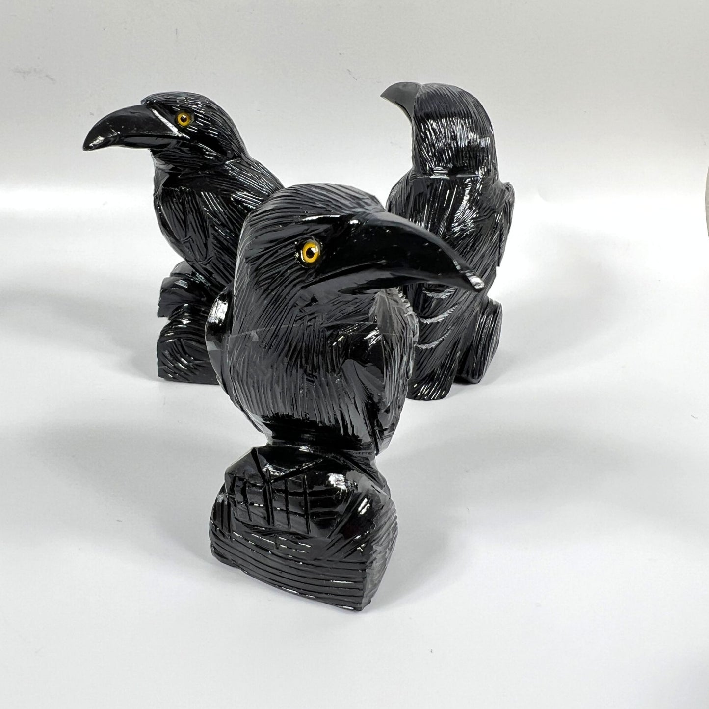 Black Onyx Raven Carving – Protective Crystal Bird Totem for Wisdom & Transformation