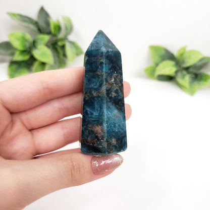 Blue Apatite Point for Clarity, Motivation and Creative Focus