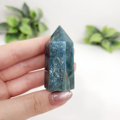 Blue Apatite Point for Clarity, Motivation and Creative Focus