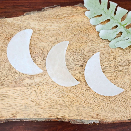 Selenite Moon 3-inch Charging Plate to Clear Negative Energy