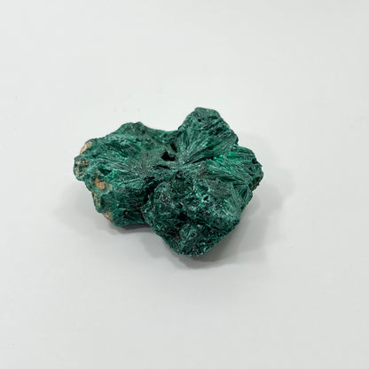 Fibrous Malachite Crystal – Natural Formation (52 × 44 × 20 mm)