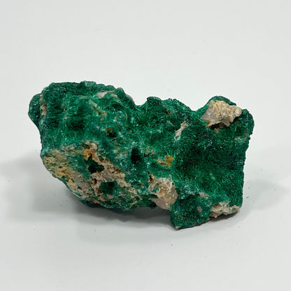 Fibrous Malachite Specimen – Natural Formation (63 × 32 × 32 mm)