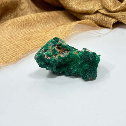 Fibrous Malachite Specimen – Natural Formation (63 × 32 × 32 mm)
