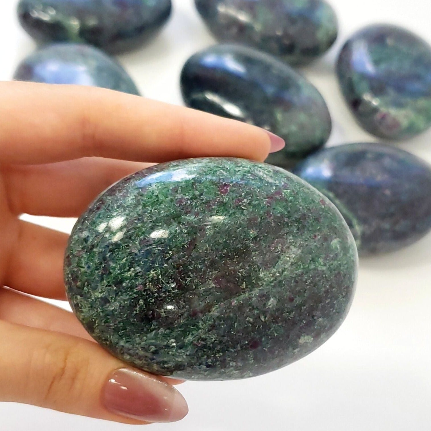 1pc Ruby Fuchsite Kyanite 25-31mm Spectacular Rare Combination Stone Is Hand Polished Uv Reactive And Powerful Natural Healing Crystal Gemstone Newly Found In India