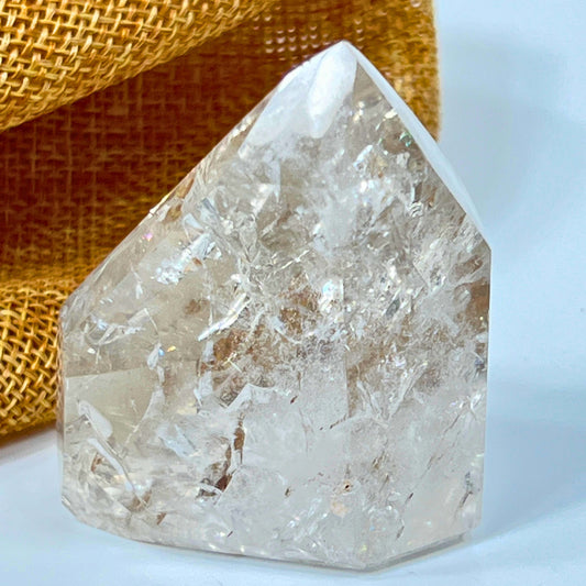 Clear Quartz Point – Amplification, Clarity & Inner Light