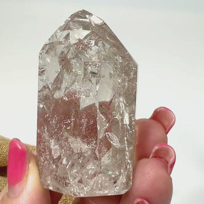 Rainbow Clear Quartz Point – Illumination, Focus & Elevated Energy