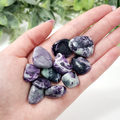 Kammererite Crystals – Spiritual Clarity, High-Vibration Healing & Inner Awakening