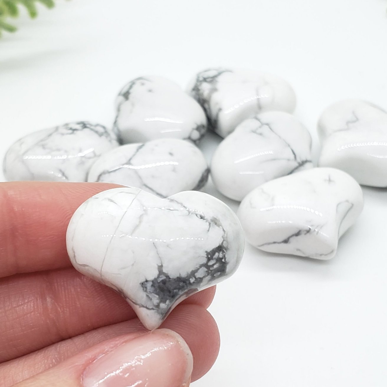 White Howlite- 1 inch Sweet Heart (25mm)